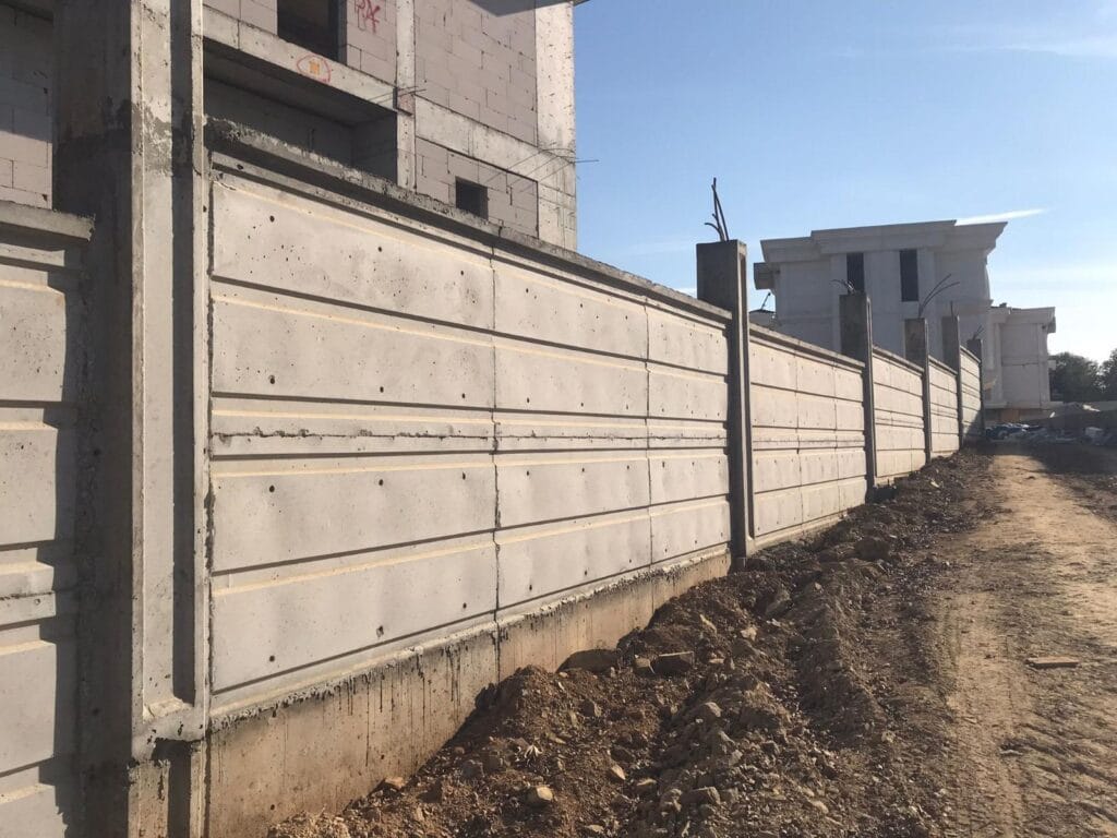 Düz Desenli Çelik Kalıp Duvar