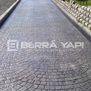 Baskı Beton Fiyatları 2026: Metrekare Maliyeti Neye Göre Değişir?